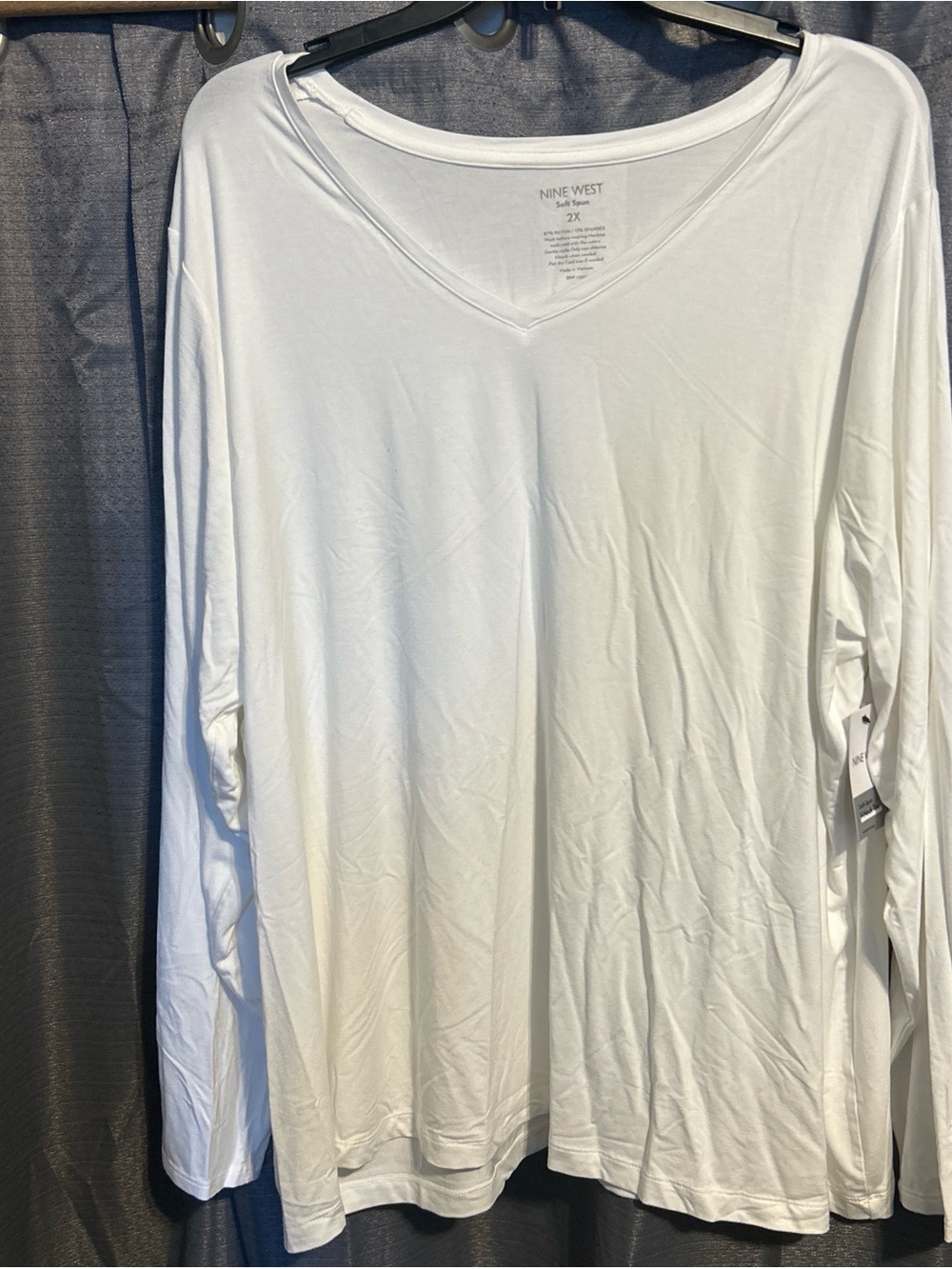 Nine West White Soft-Spun V-Neck Tee